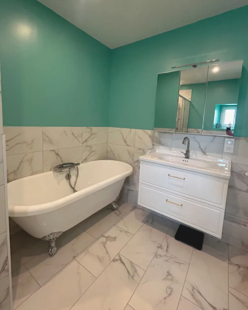 Salle de bain rénovée par RECB82 dans un appartement de Montauban